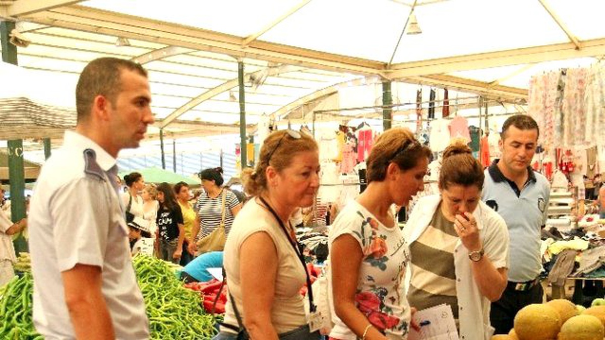 Çilekler Koksun Diye Kimyasal Sprey Sıkmışlar