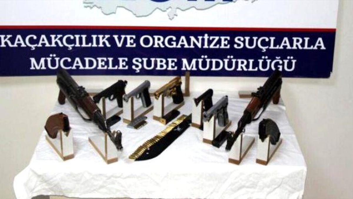 Diyarbakır\'da Silah Kaçakçılığı Operasyonu 11 Gözaltı