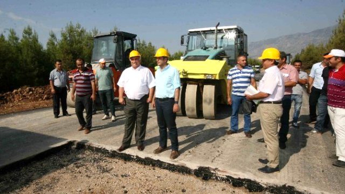 Döşemealtı Sanayi Esnafının Yol Sevinci