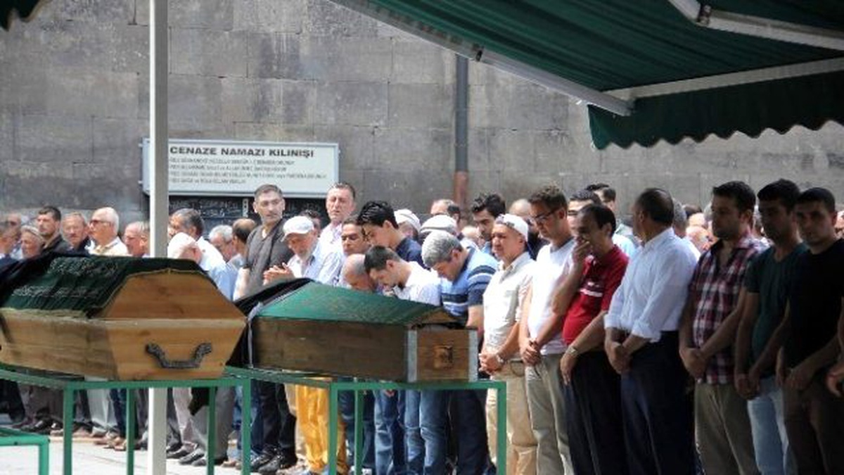 Elektrik Akımına Kapılarak Hayatını Kaybeden İşçi Toprağa Verildi