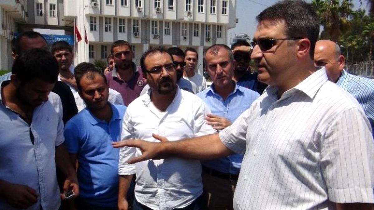 Gümrük Çalışanları Sıkı Denetimleri Protesto Etti