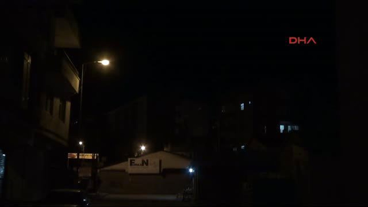 Hakkari\'de Polis Lojmanlarına Bombalı Saldırı