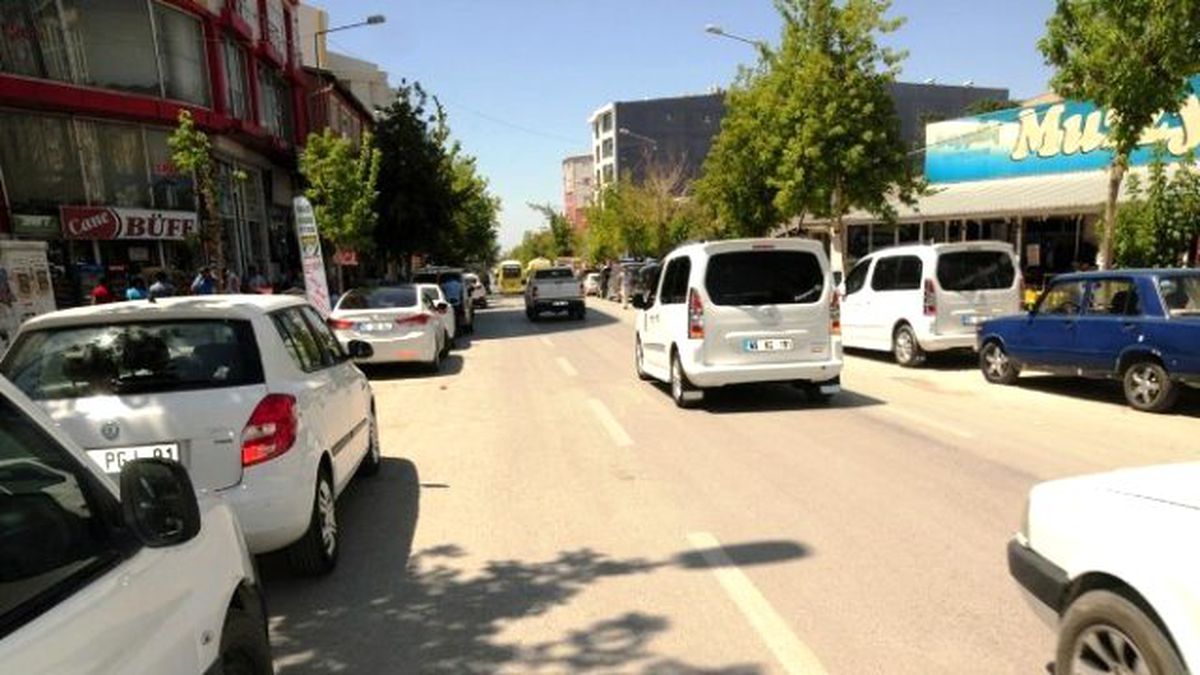 İskele Caddesi\'nin Çift Yönlü Trafiğe Açılması