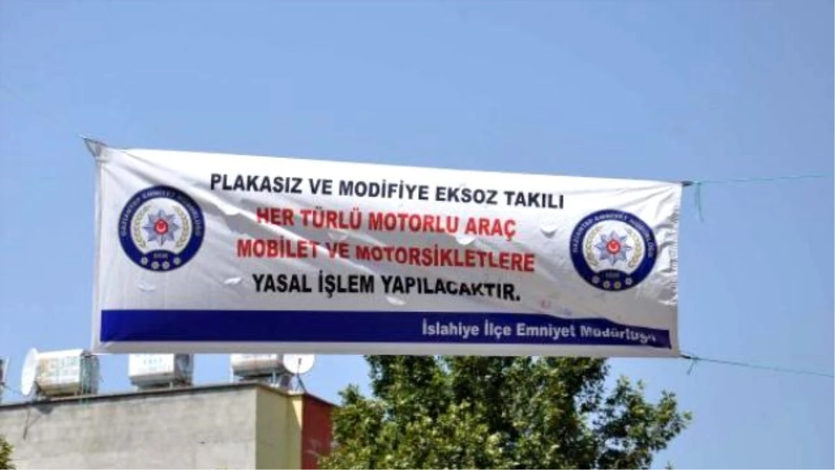 İslahiye\'de Plakasız Motosikletlere El Konuldu