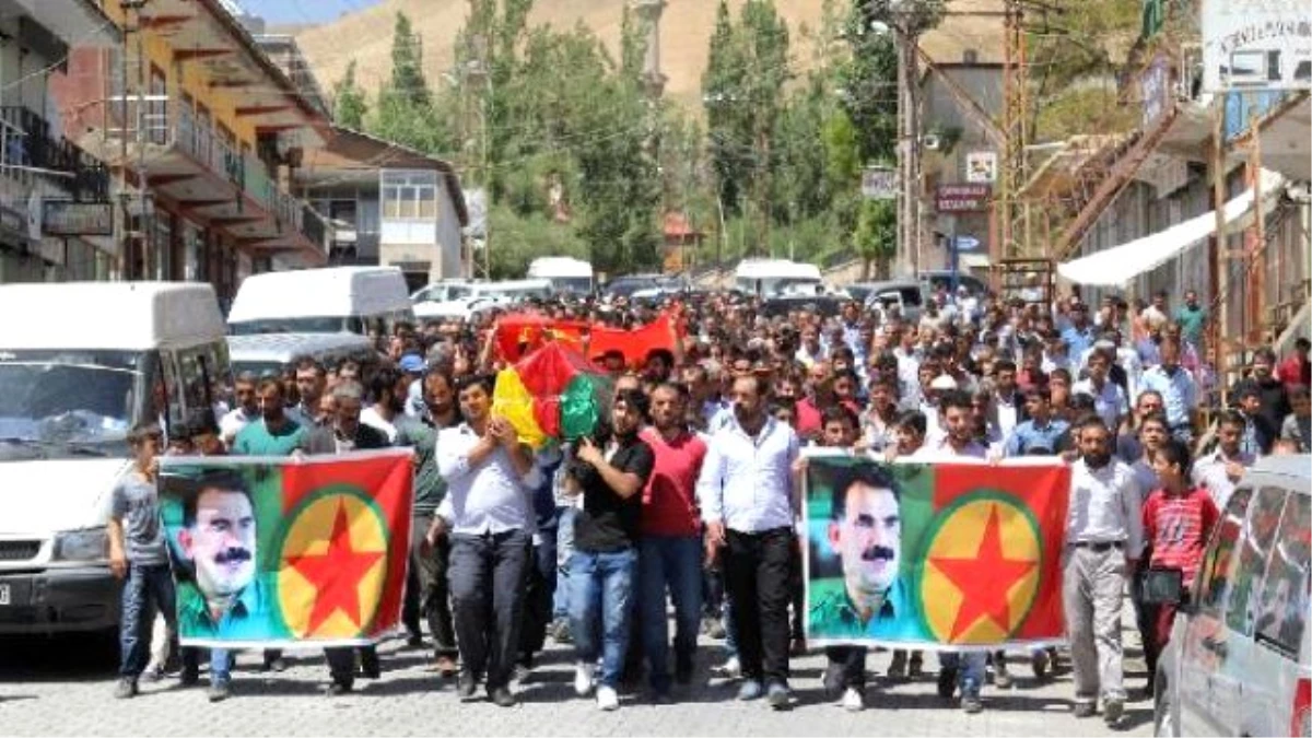 Karakola İntihar Sldırısında Ölen PKK\'lı Toprağa Verildi