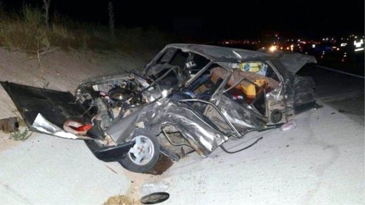 Konya\'da İki Otomobil Çarpıştı: 1 Ölü, 1 Yaralı