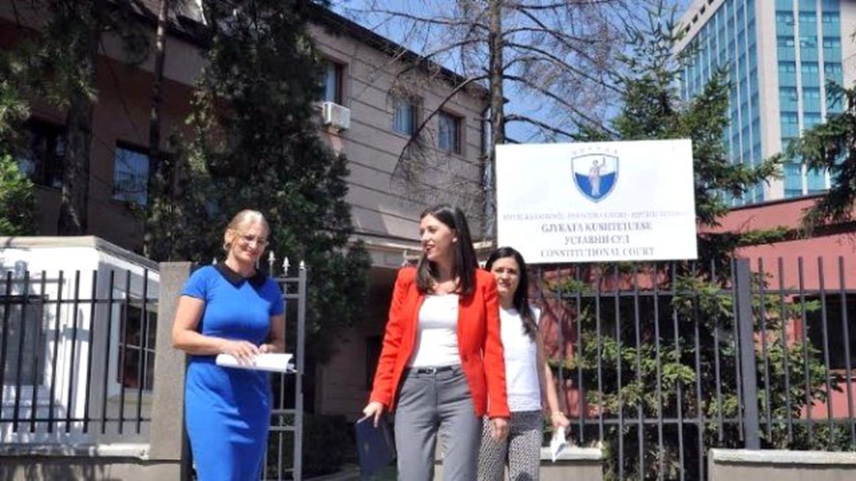Kosova\'da Özel Mahkemeler Anayasa Mahkemesi\'nde