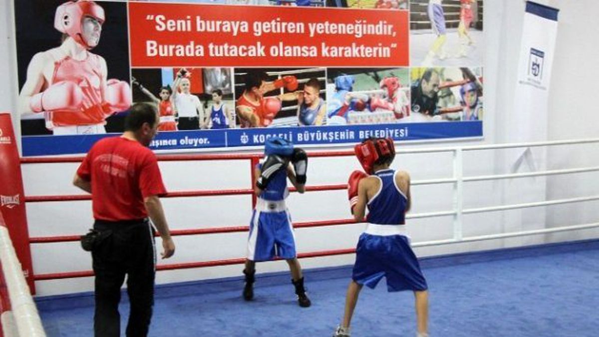 Minik Boksörler Sekasem\'de Çalıştı
