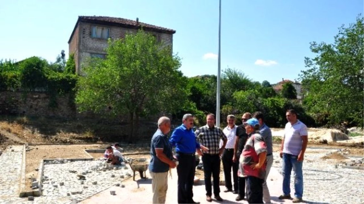 Nazilli Belediyesi İsabeyli Mahallesinde Çocuk Oyun Parkı Yapıyor