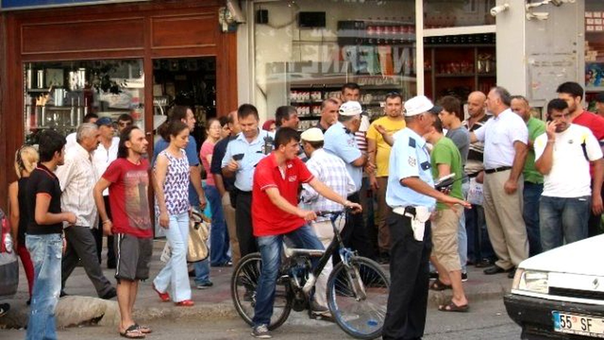 Otomobilin Çarptığı Yaşlı Kadın Yaralandı
