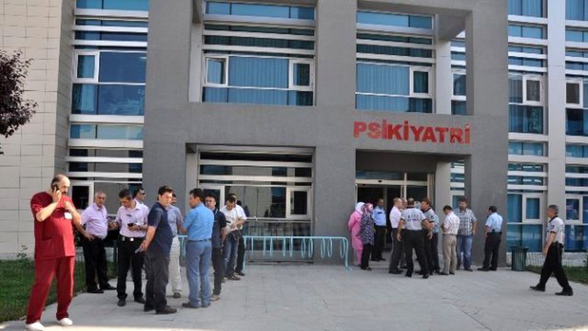 Psikologu Bıçakla Rehin Aldı
