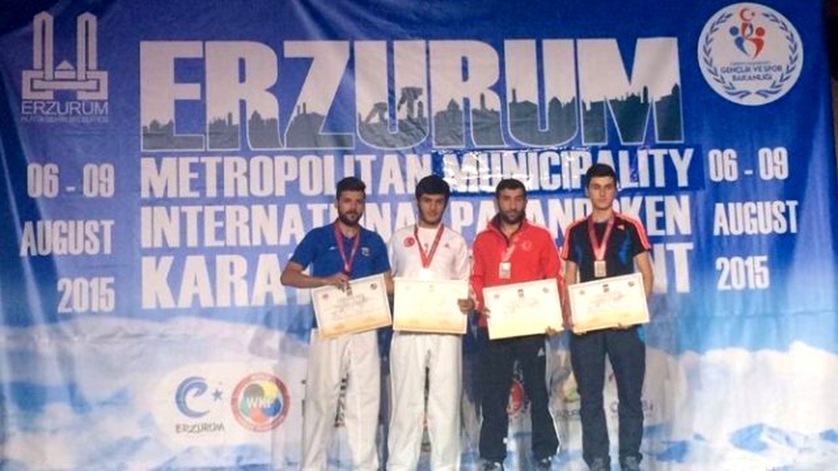 Şampiyon Karateci, Ağabeyinin Yolunda İlerliyor