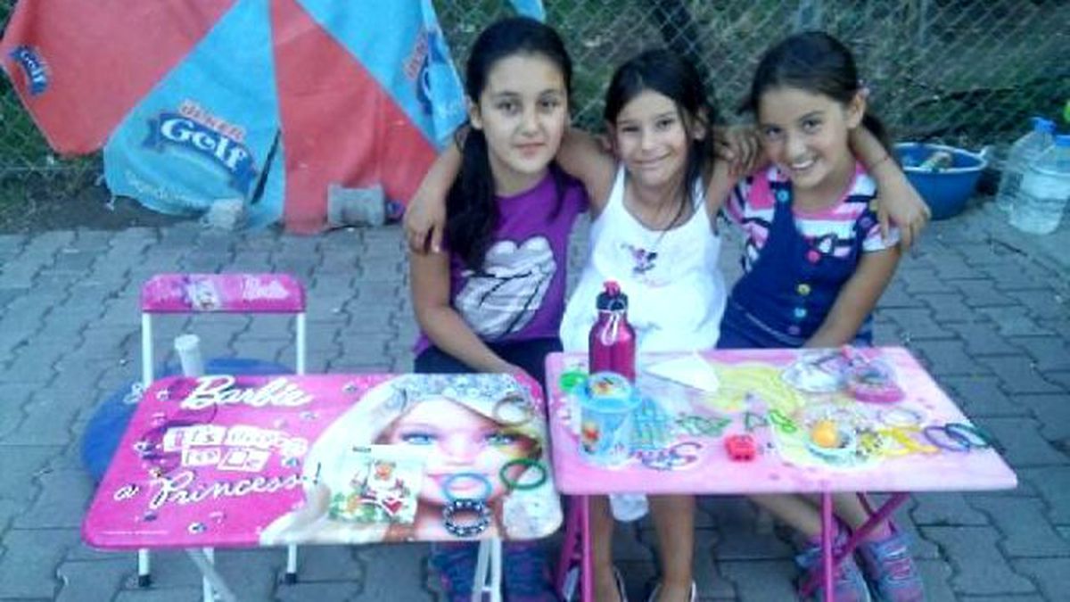 Şehit Çocukları İçin Kendi Takılarını Satmaya Başladılar