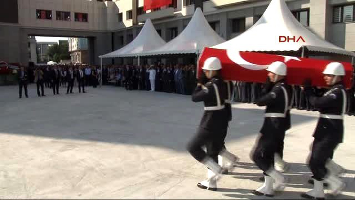 Şehit Emniyet Müdürü Beyazıt Çeken İçin Tören...