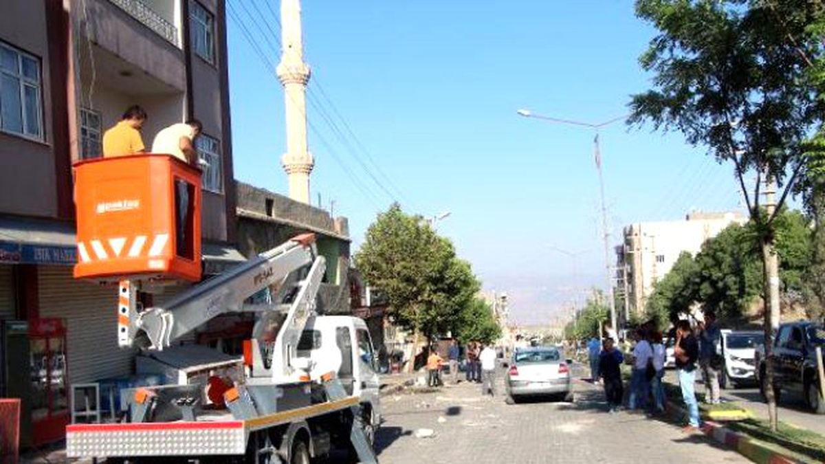 Şırnak\'ta Bombalı Saldırının İzleri Sabah Ortaya Çıktı