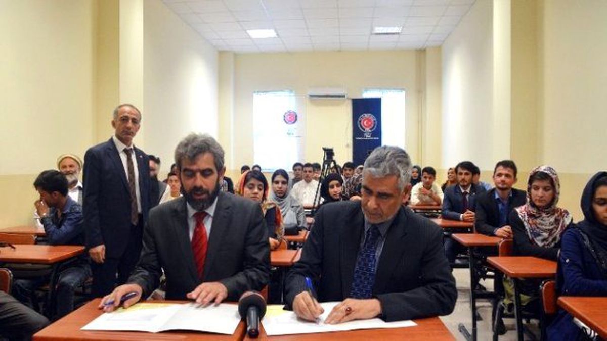 Tika'dan Kabil Üniversitesi Türkoloji Bölümü'ne Ekipman Desteği