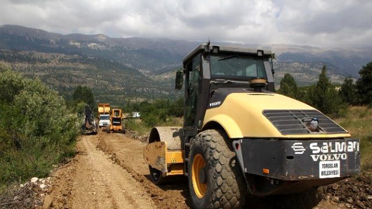 Toroslar Belediyesi, Yeni Mahallelerde Çalışmalarını Aralıksız Sürdürüyor