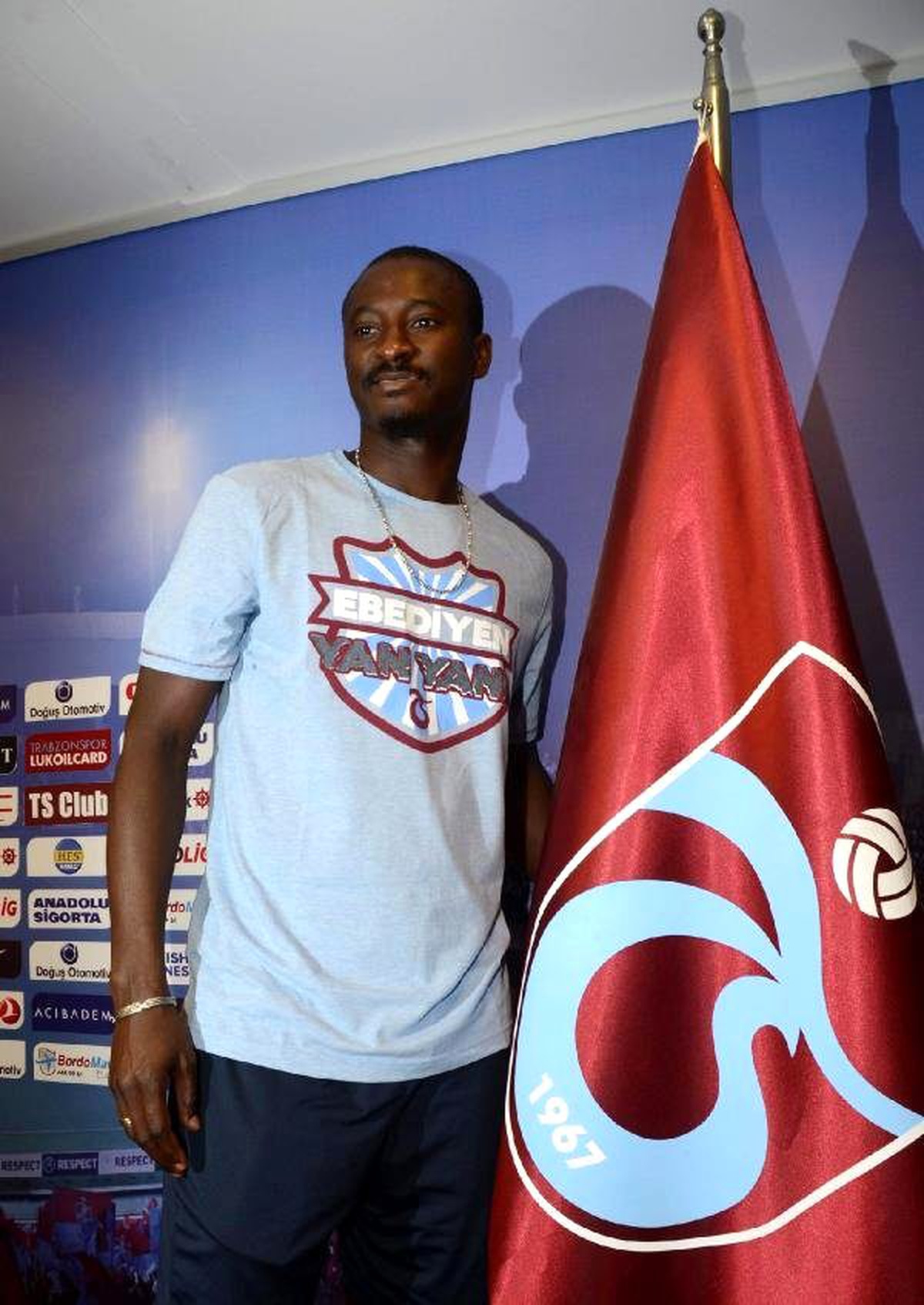 Trabzonspor N\'doye\'yle İmzaladı
