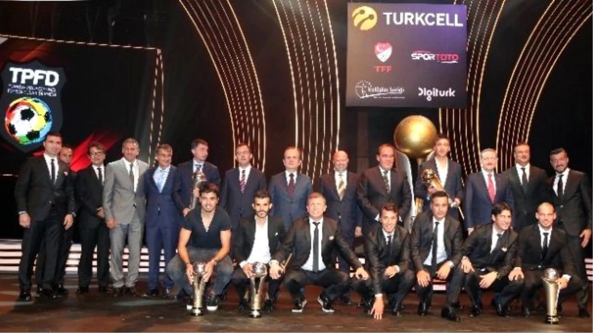 Türkiye Profesyonel Futbolcular Derneği Ödülleri Sahiplerini Buldu