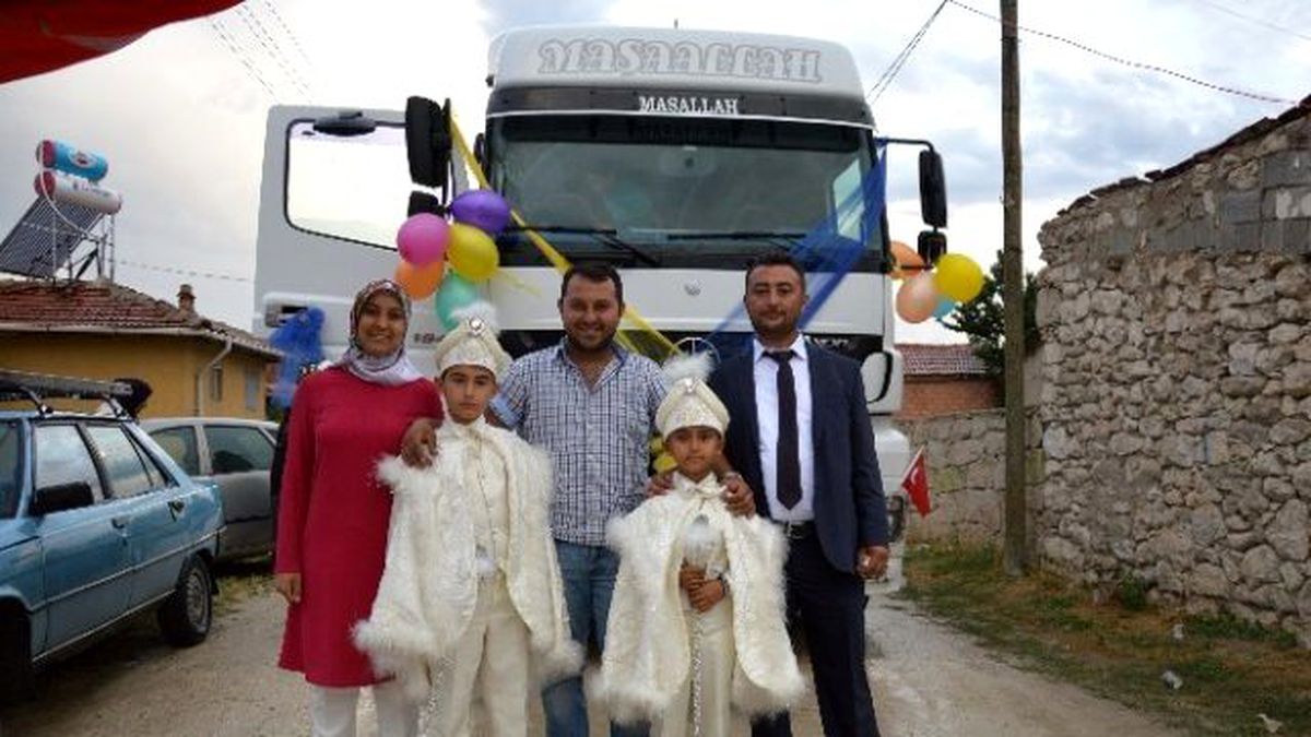 Yeğenlerine Verdiği Sözü Tuttu