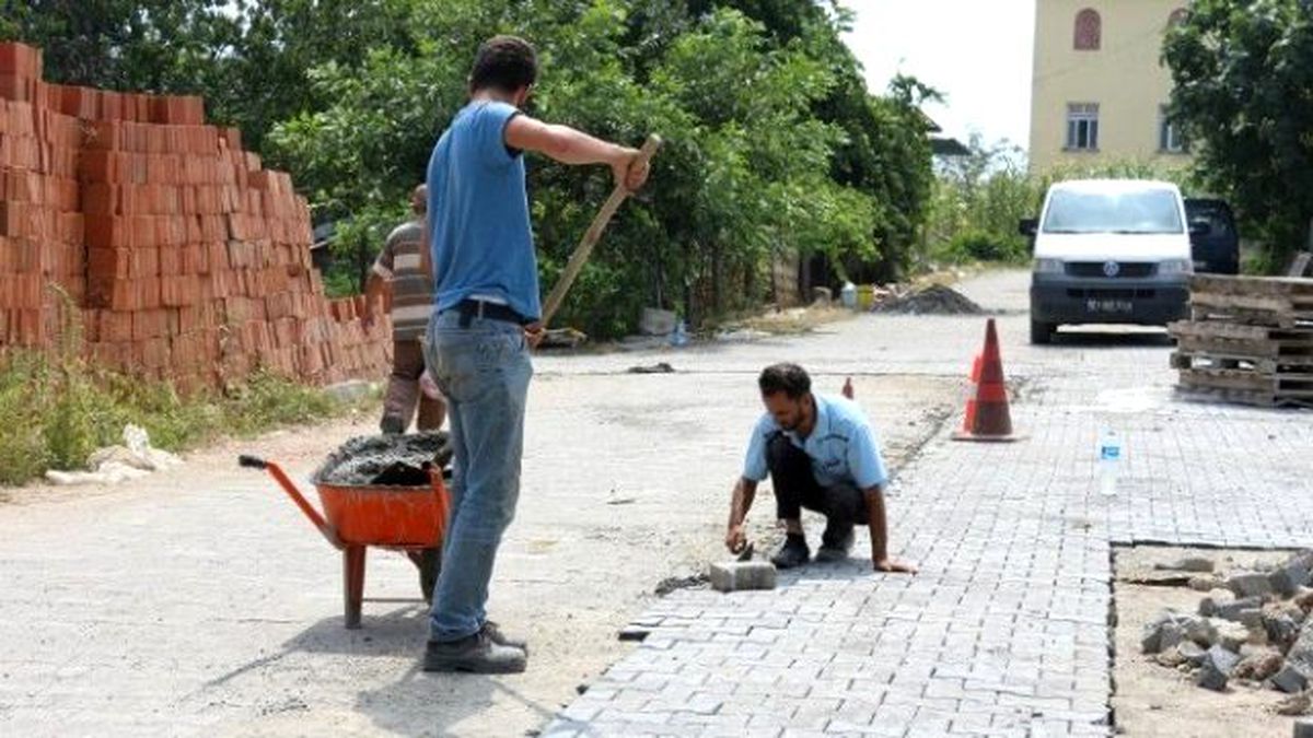 Akçakoca\'da Yollarda ve Kaldırımlarda Çalışmalar Sürüyor