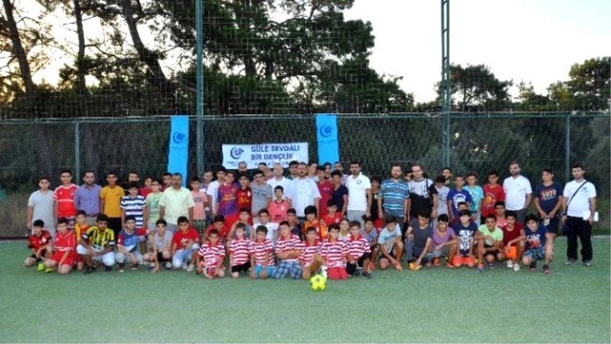 Anadolu Gençlik\'ten Yaz Kursları Futbol Turnuvası