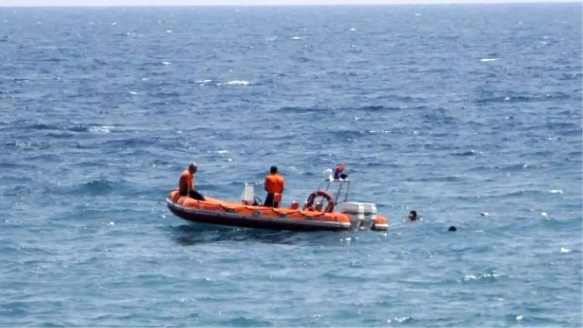 Antalya\'da Boğulma İhbarı Polisi Alarma Geçirdi