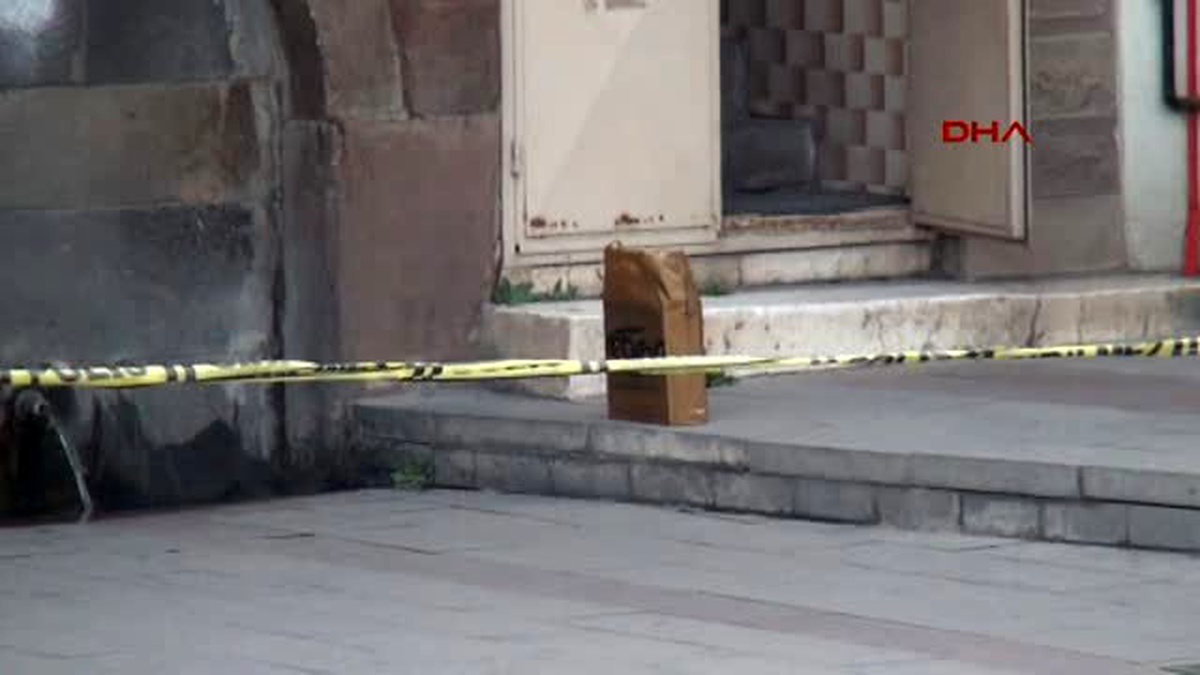 Şüpheli Kutuyu Patlatılmadan Kurtardı, Karısına Kızdı
