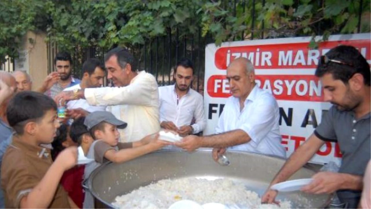 İzmir Mardinliler Federasyonu\'ndan, Suriyelilere Yemek