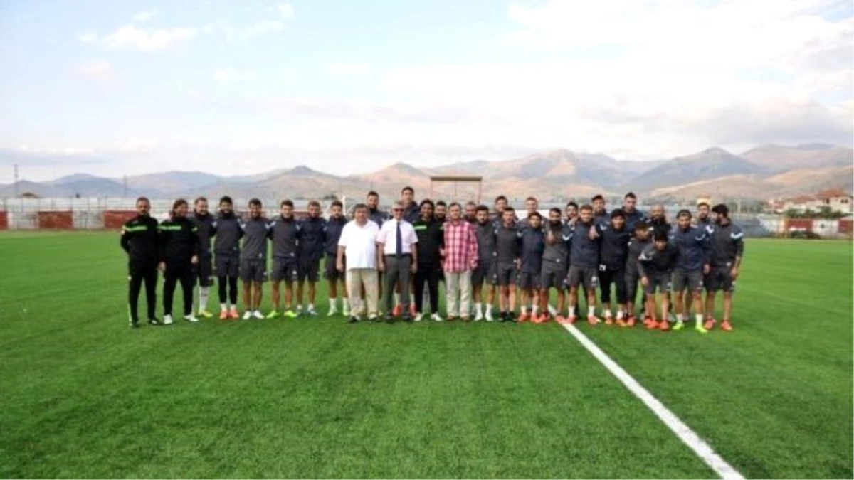 Kaymakam Arıcan Sandıklıspor Teknik Heyeti ve Futbolcuları Ziyaret Etti