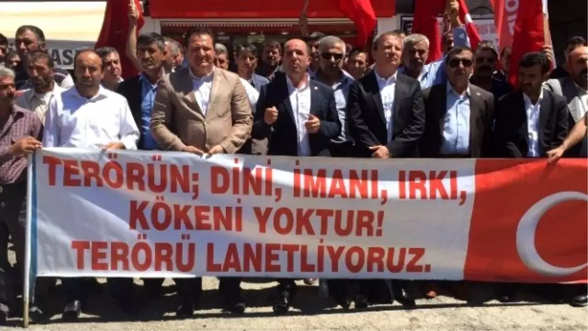 Korucular, Kundaklama Olayını Protesto Etti