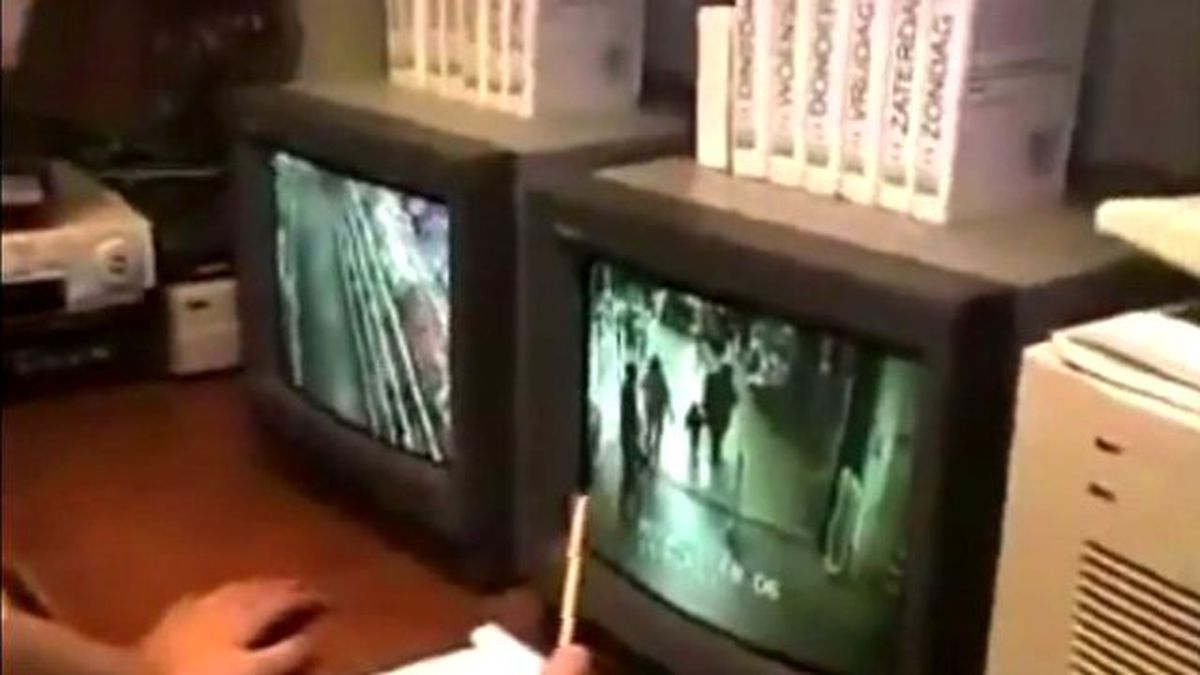 Mağazada Yakaladıkları Hırsızı Eğlenceli Şekilde Aşağıladılar