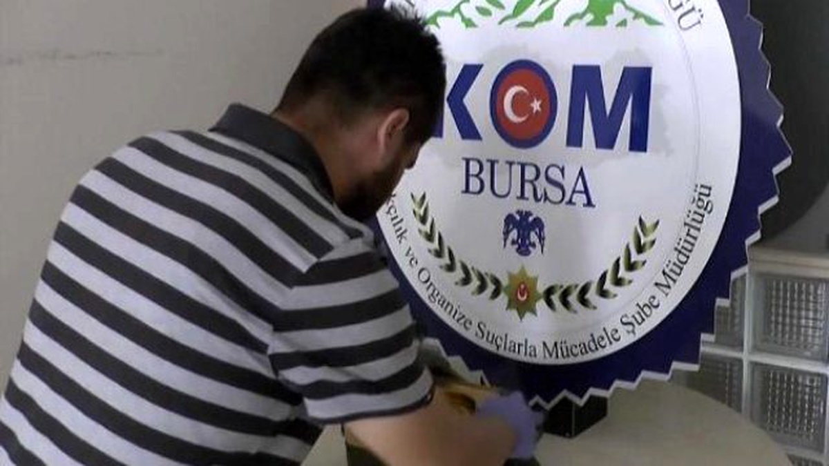 Otlu Peynir Tenekesinden Uyuşturucu Çıktı