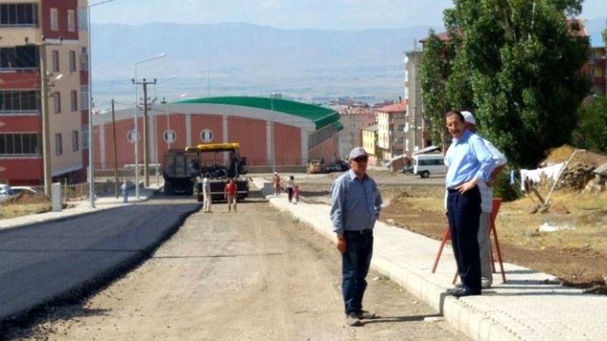 Palandöken Belediyesi İlçeyi Karış Karış Asfaltlıyor
