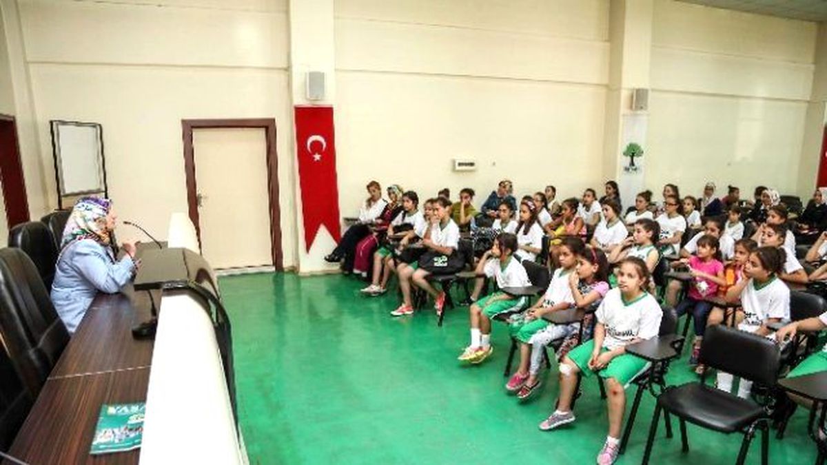 Şehitkamil\'de Sporculara Manevi Eğitim Veriliyor
