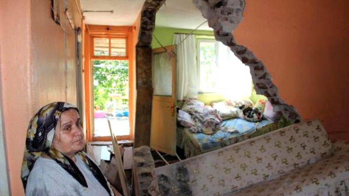 Tek Katlı Evin Duvarı ve Tabanı Çöktü