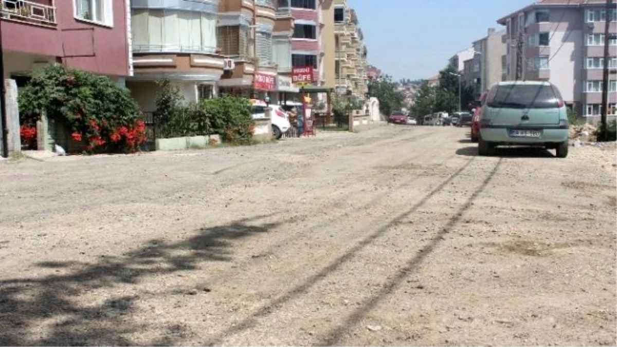 Tekirdağ 100. Yıl Mahallesinde Yapılmayan Yollardan Vatandaş Şikayetçi