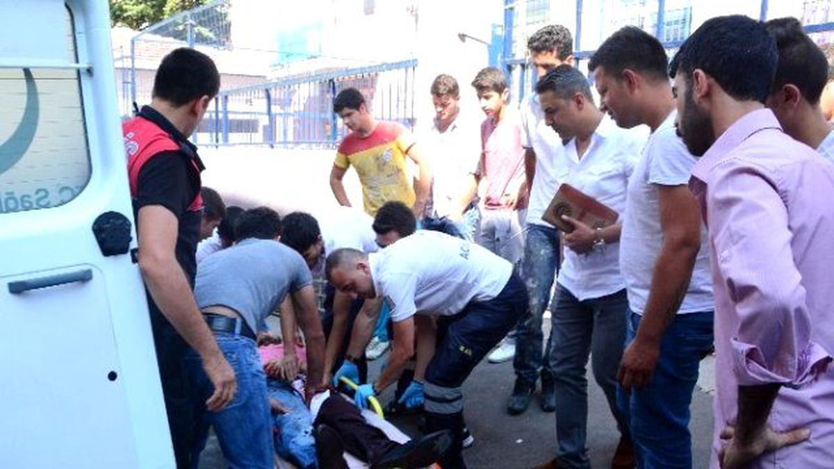 Telefon Kavgasında Ağır Yaralandı