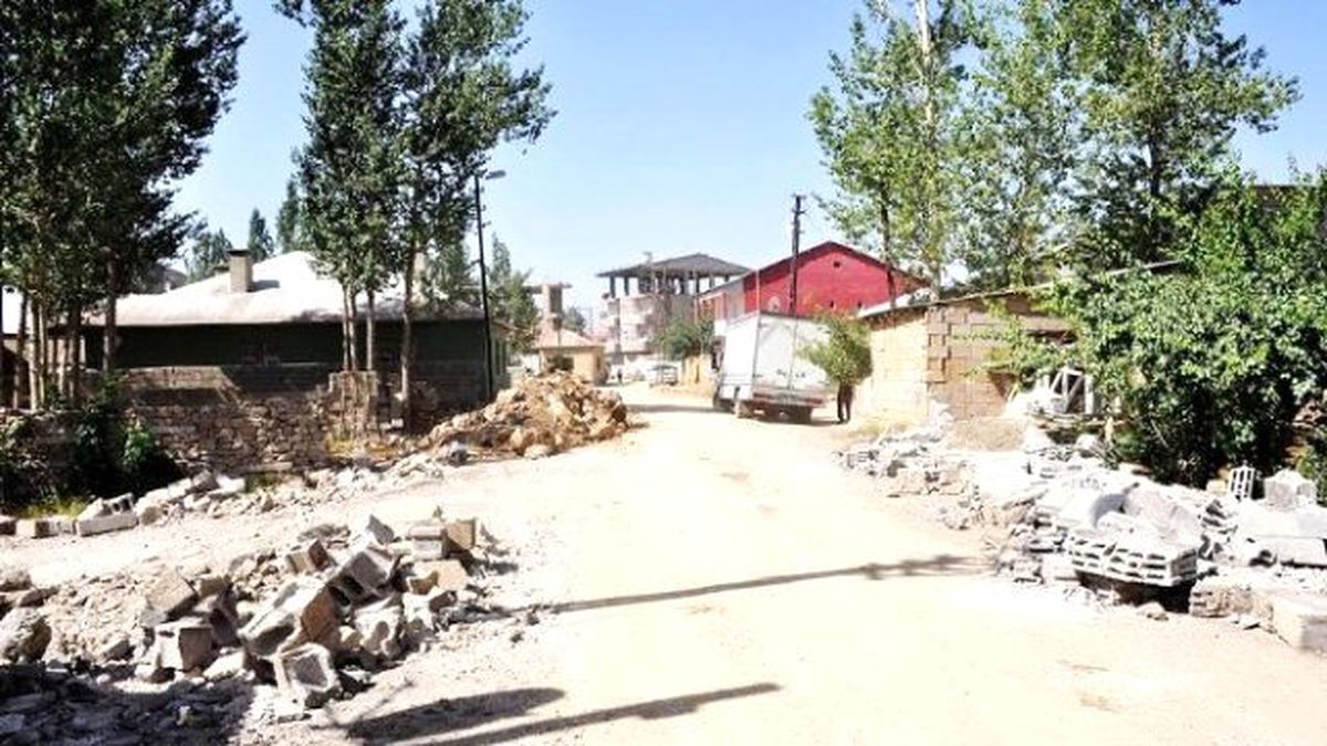 Yol Genişletme Çalışmaları Devam Ediyor
