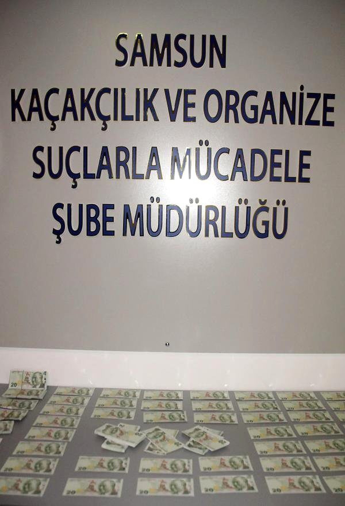 470 Sahte 20 Lira Ele Geçti, 3 Kişi Gözaltında