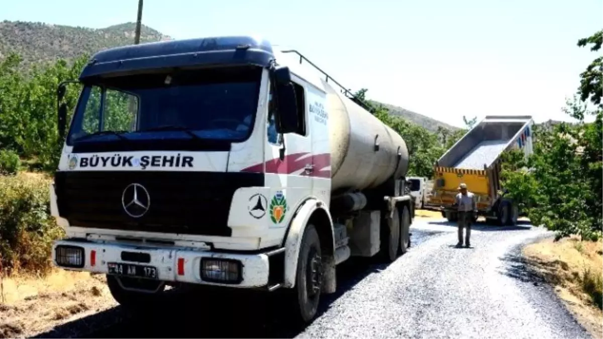 9 Mezranın Yolu Asfaltlandı