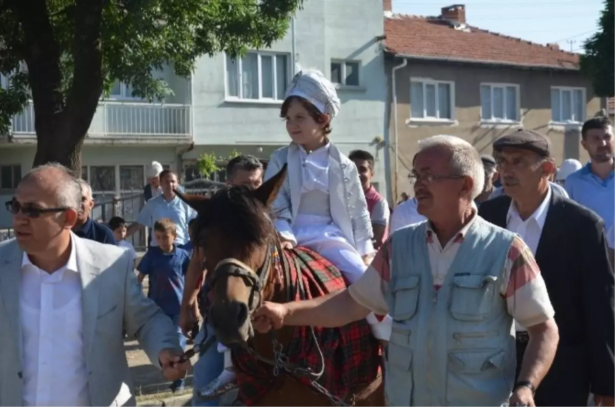 Ağa\'nın Oğlu Sünnet Oldu