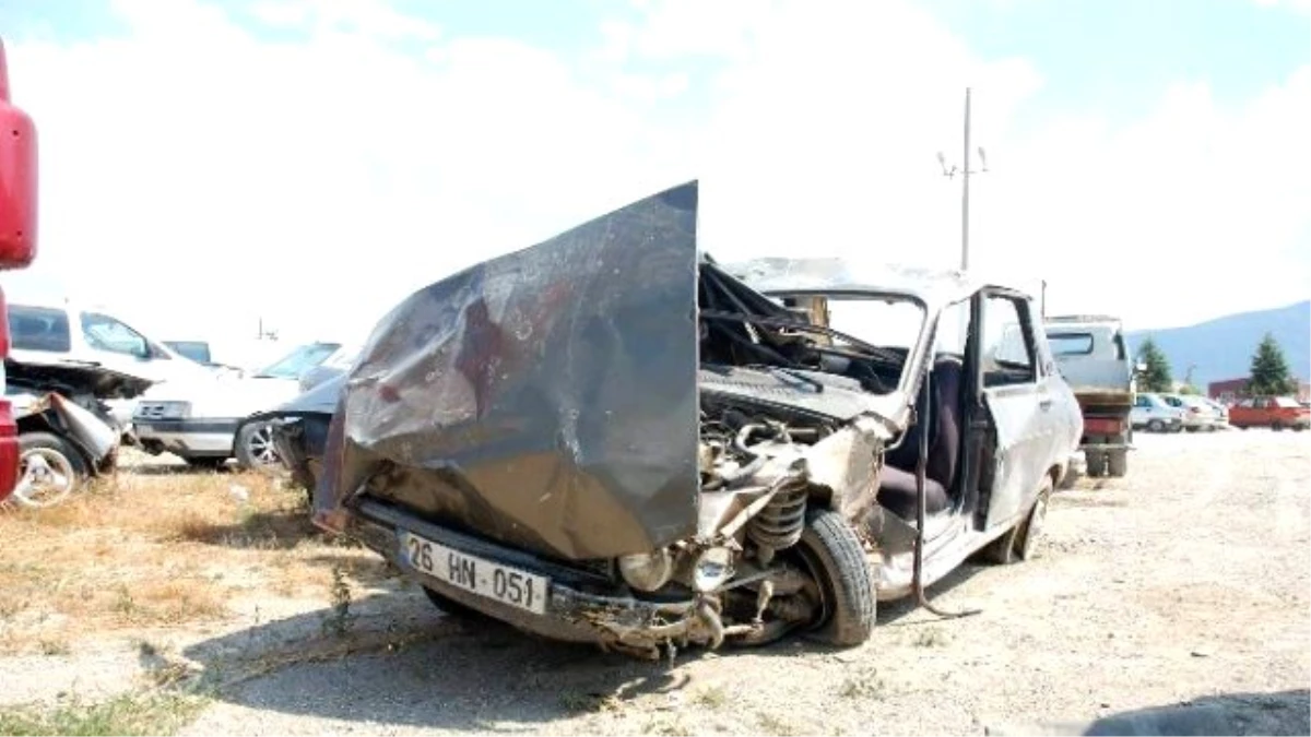 Akşehir\'de Trafik Kazası: 2 Yaralı
