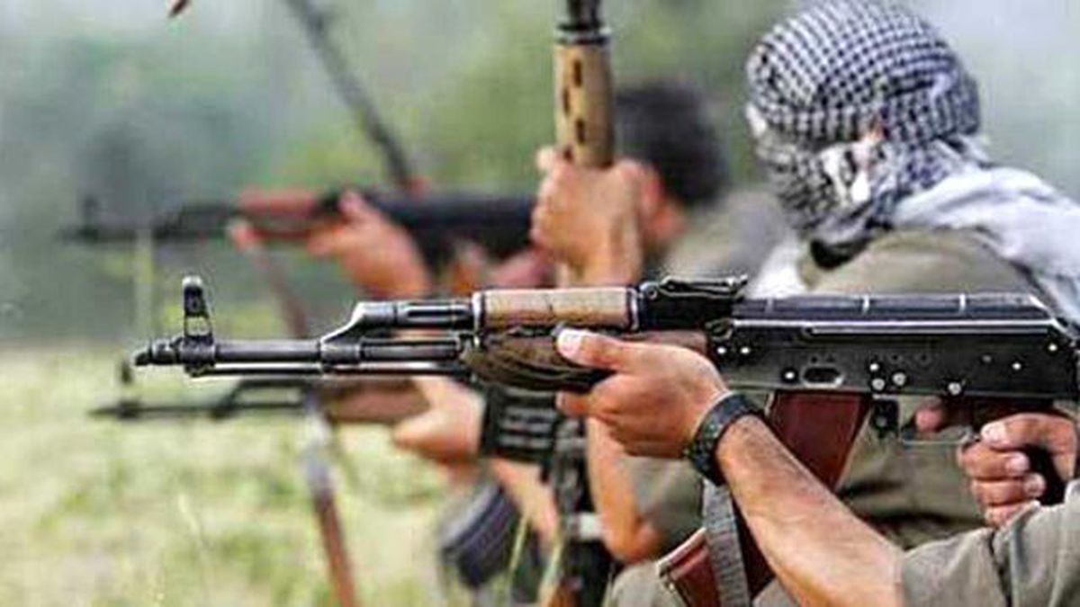 Cizre'de Garnizon Komutanlığına Saldırı: 1 Asker Yaralı