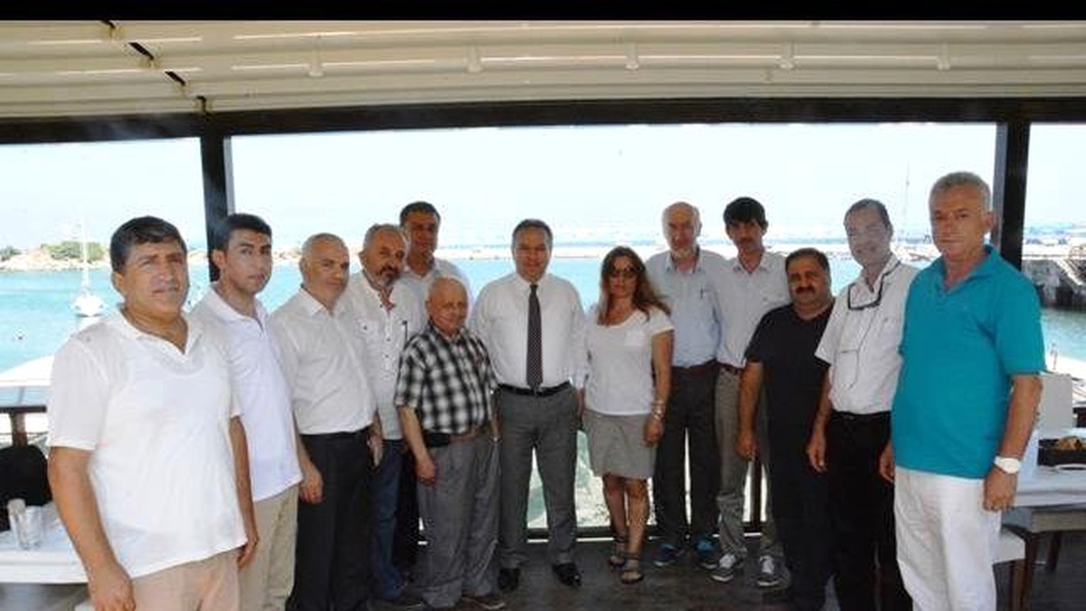 Düzce Valisi Fidan Çalışan Gazeteciler\'le Kahvaltı Yaptı