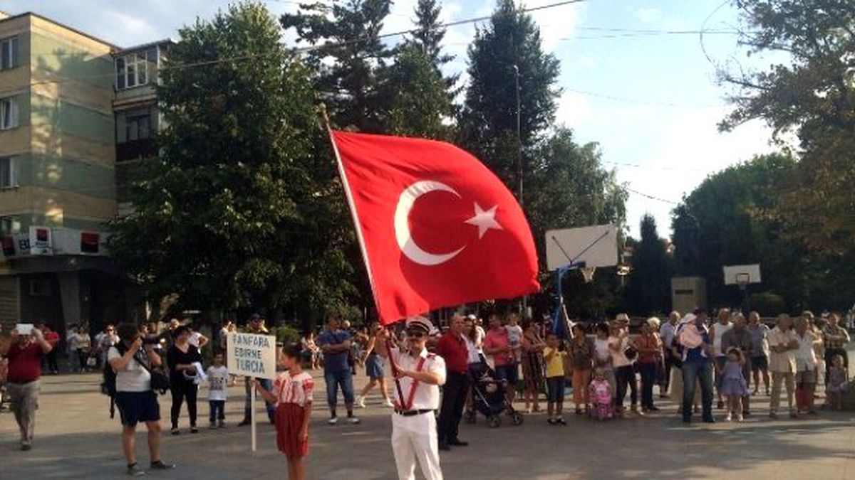 Edirne Belediye Bandosu Sınırları Aştı