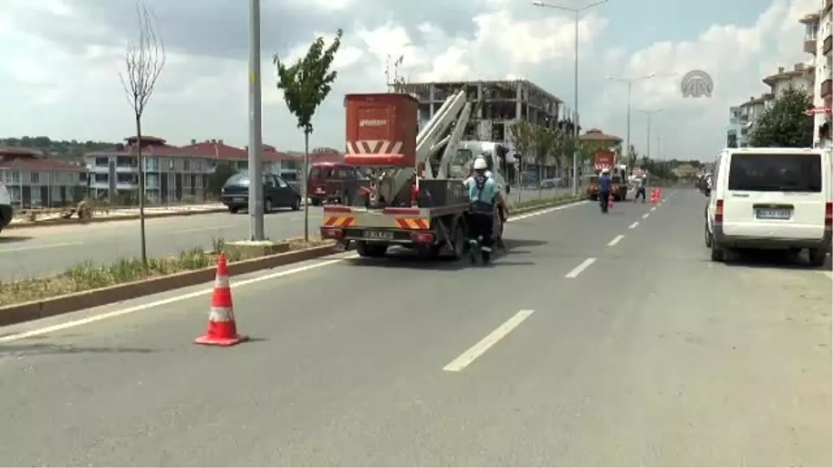 Tekirdağ\'da Elektrik İşçilerinin Zorlu Mesaisi