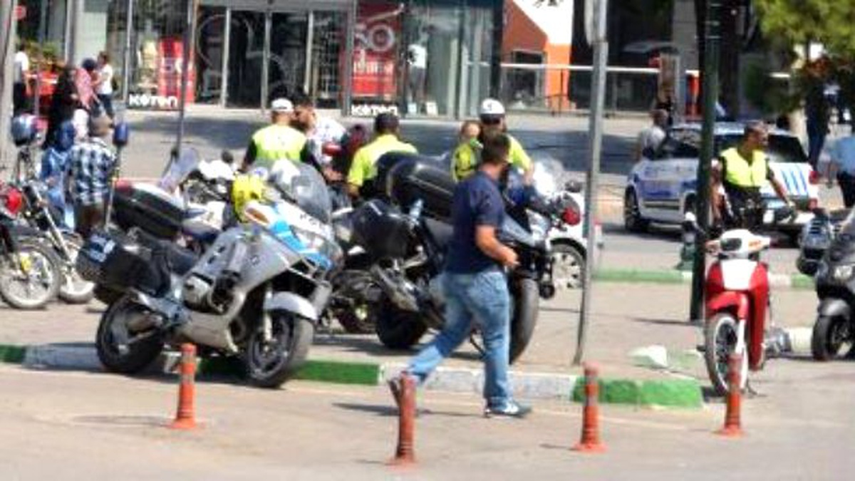 Kask Motosikletin Emniyet Kemeridir\' Diye Uyarıp Ceza Yazdılar