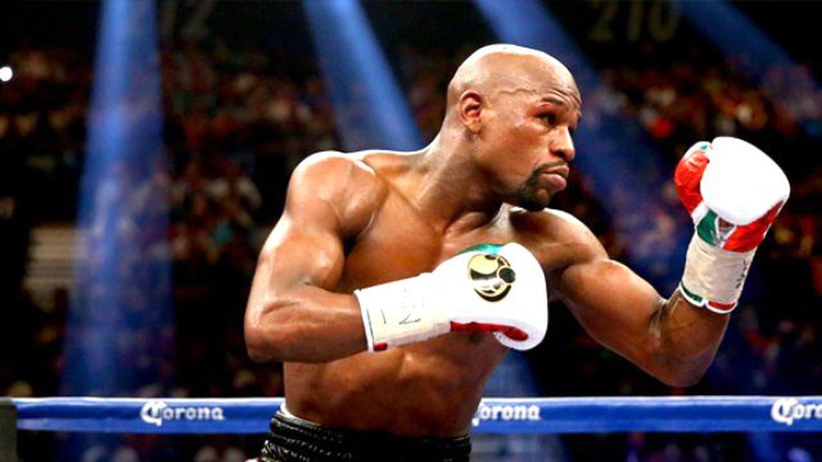 Mayweather, Paraları Çantasına Doldururken Fotoğrafını Çektirdi