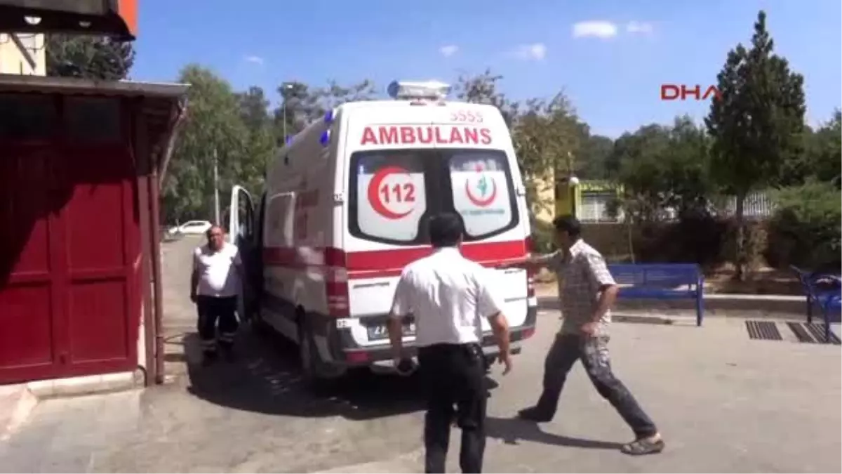 Nizip Freni Boşalan Kamyonetin Çarptığı Tamirci Ağır Yaralandı